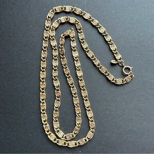 Vtg AVON Finishing Touch Long Gold Tone Necklace Snail Link Flat Chain 30”Opera